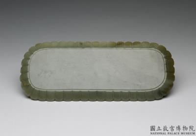 图片[3]-Jade plate with floral rim. India-China Archive